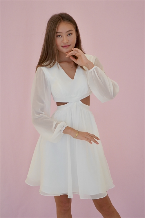 Konfirmationskjoler - Alva med åben ryg og talje